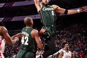 包含塔图姆重要时刻比赛局势复杂，篮网带队取胜！全场沸腾不已的词条-爱游戏电竞